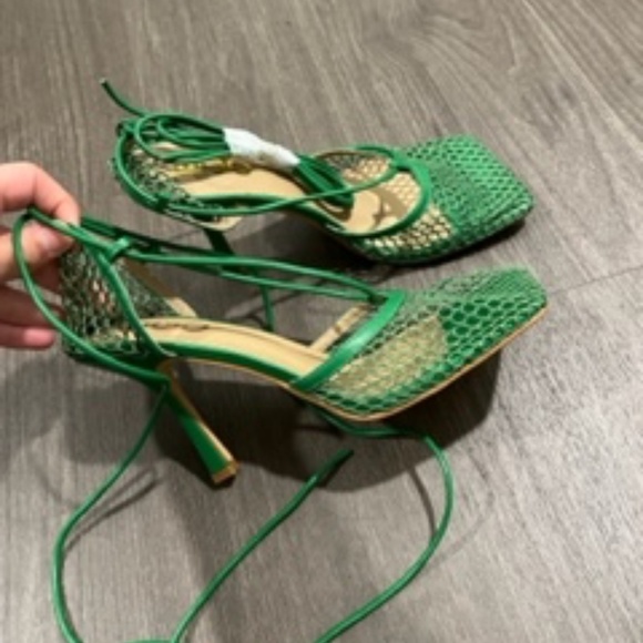 Green Fish Net Heels - Picture 4 of 6